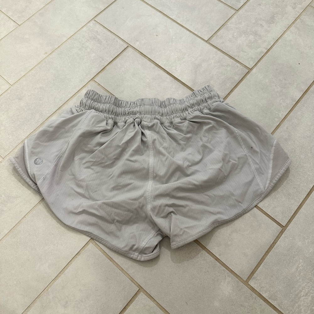 Lululemon white shorts size 0 2.5”